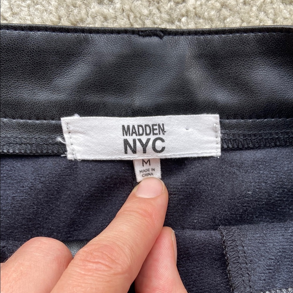 💟Madden NYC Black Faux Leather Mini Skirt - Picture 3 of 7